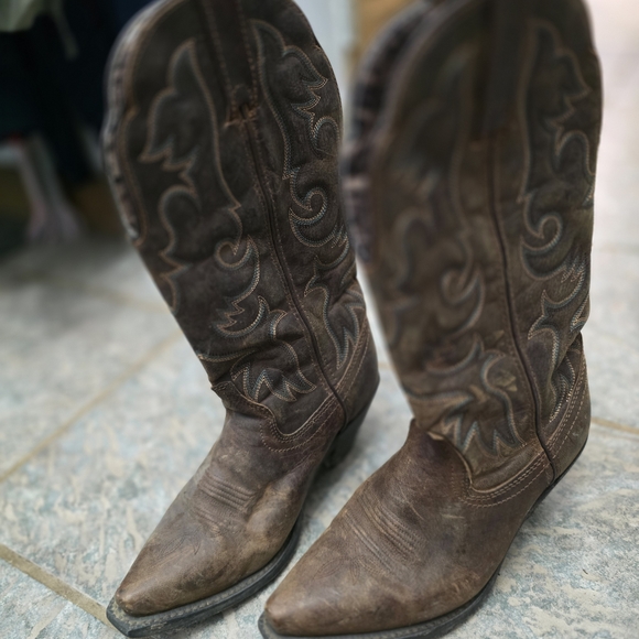 Women's Cowboy Boots - Picture 4 of 5